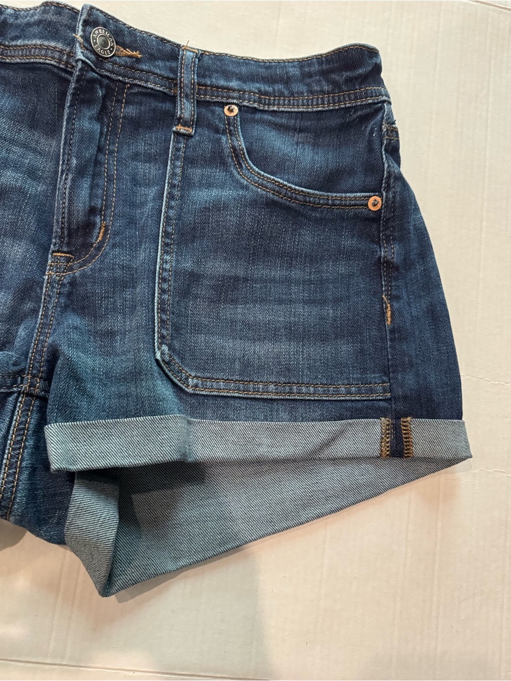 American Eagle Dark Wash Denim Rolled-Hem Shorts Sz6 NWT - Picture 3 of 9